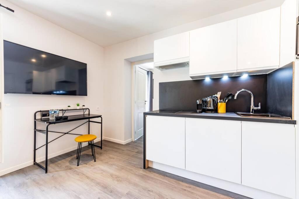 אז'ן Le Black & Yellow - Appart'Hotel - Clim - Netflix - Parking Gratuit - Nestor & Margot מראה חיצוני תמונה